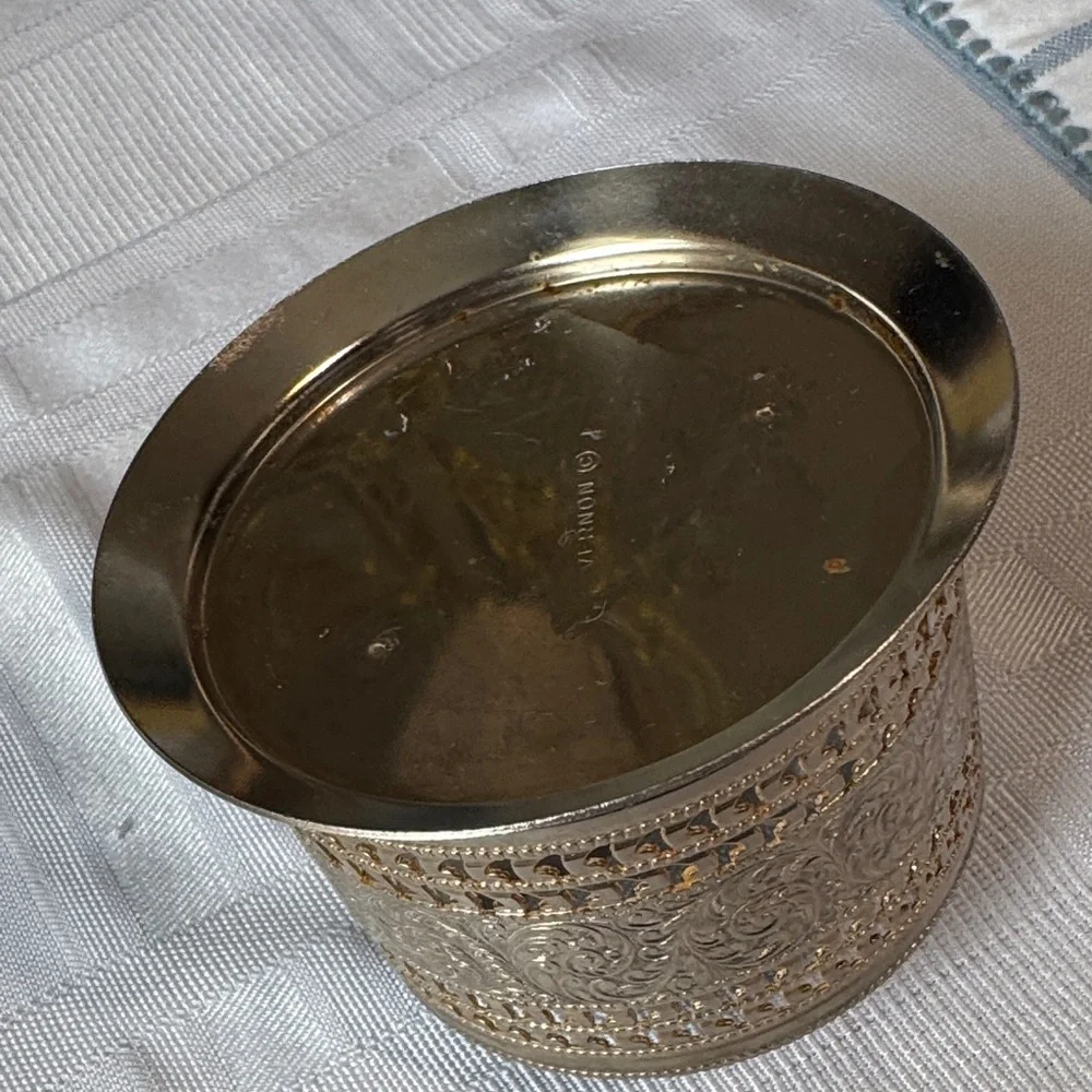 Silver colored tin Decorative Metal Holder for office supplies